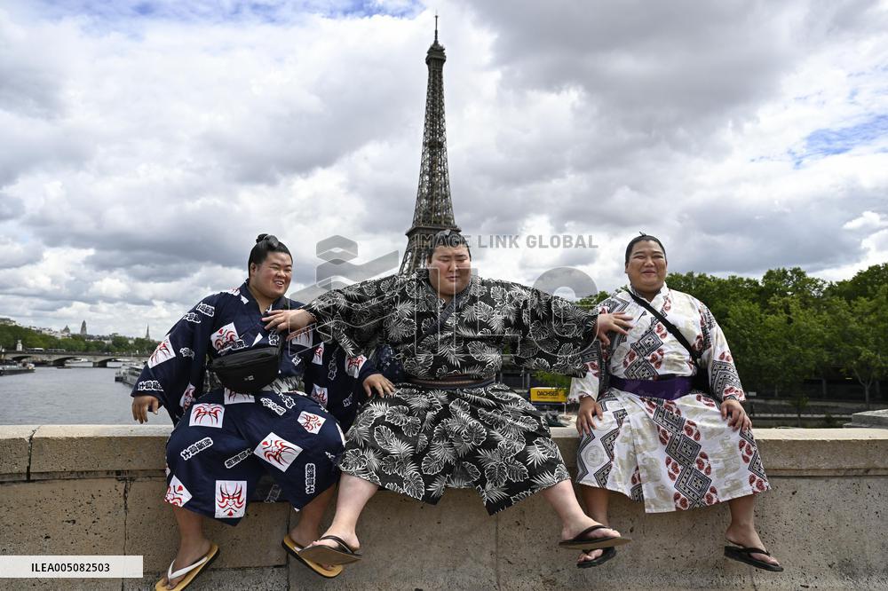 Sumo: Paris tournament