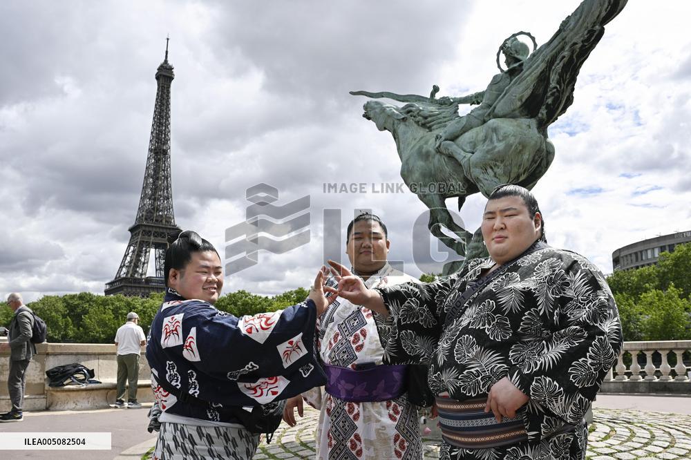 Sumo: Paris tournament