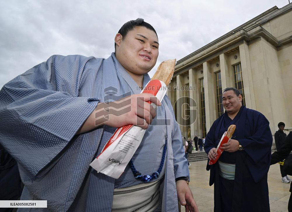 Sumo: Paris tournament