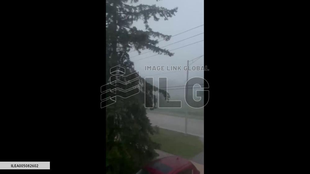 US: Heavy Rain and High Winds Batter Chicago Area in Severe Storm 3