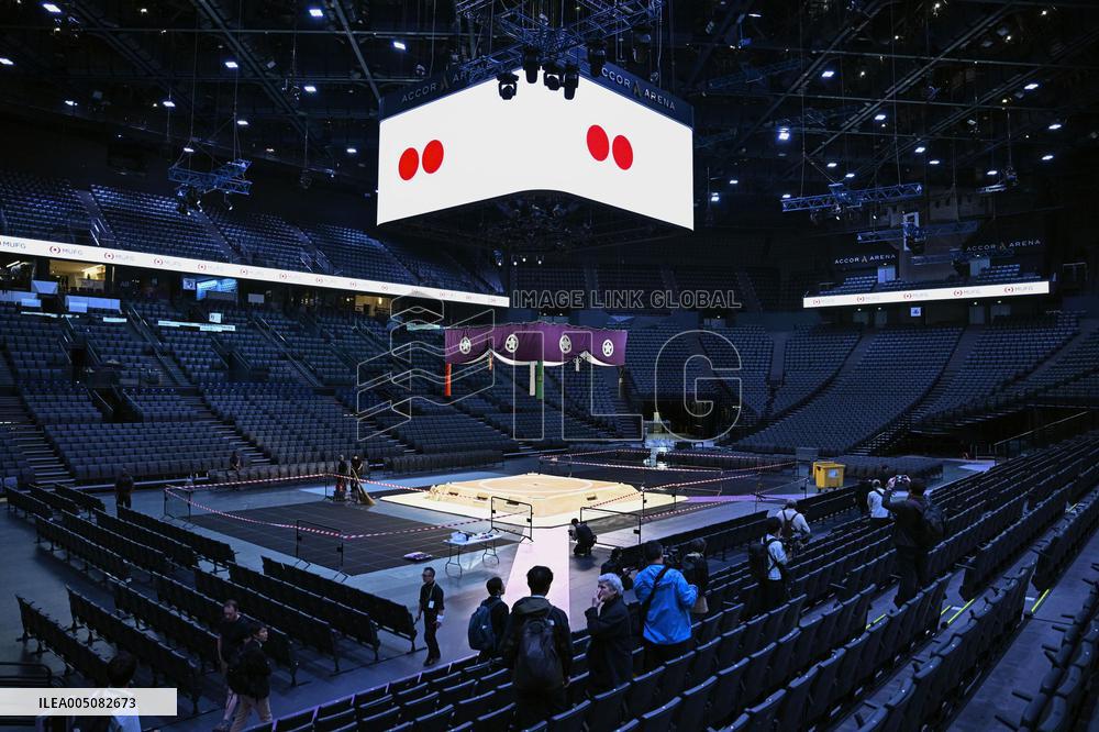 Sumo: Paris tournament