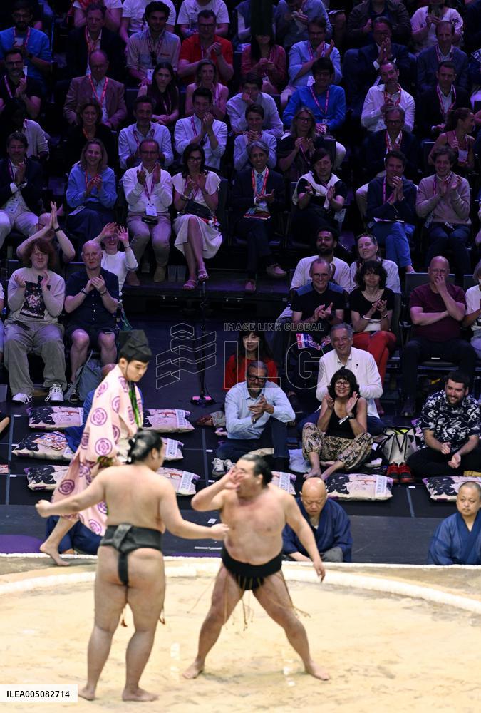 Sumo: Paris tournament