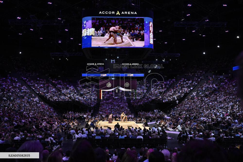 Sumo: Paris tournament