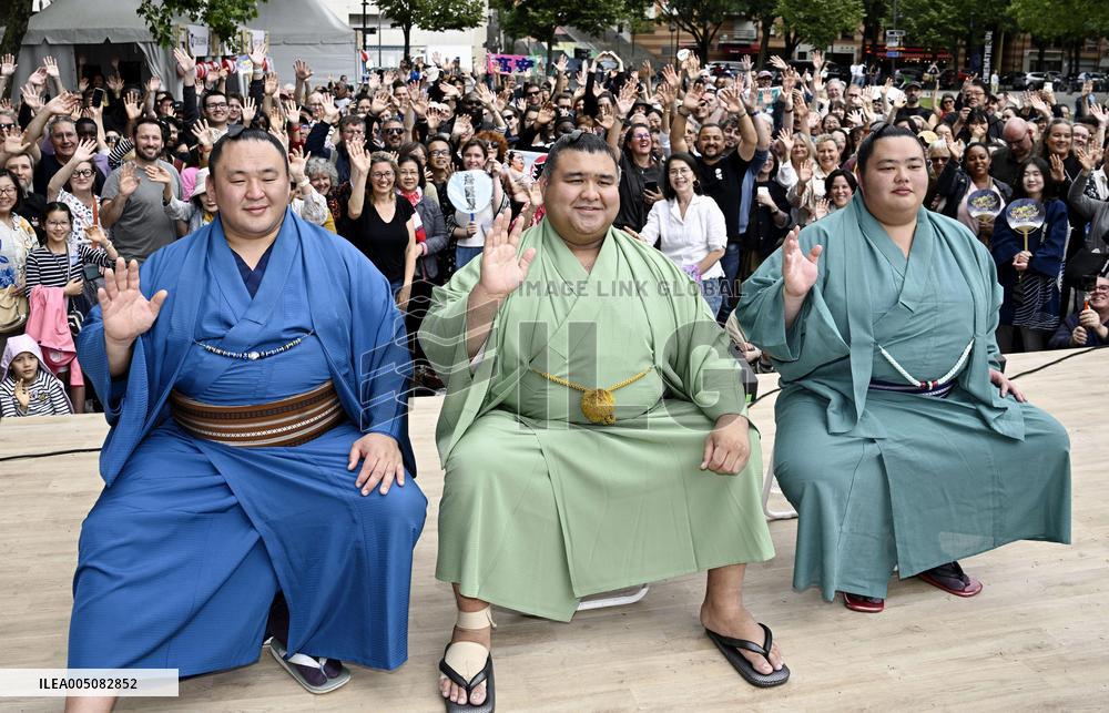 Sumo: Paris tournament