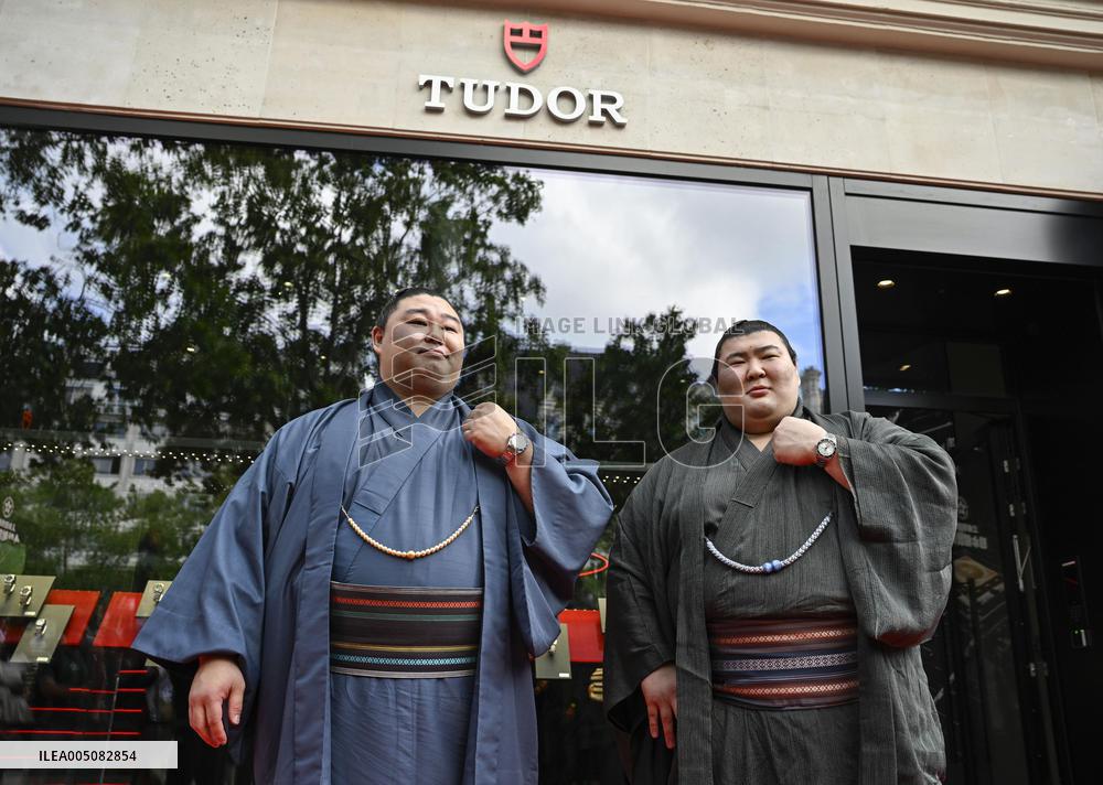 Sumo: Paris tournament