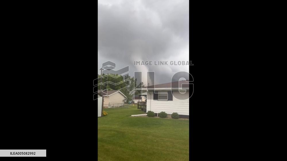 US: Severe Storms Spawn Multiple Tornadoes Across Illinois 4