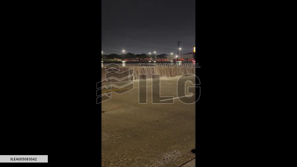 US: Heavy Rainfall Causes Flooding Near Waco, Texas, Cars Stranded
