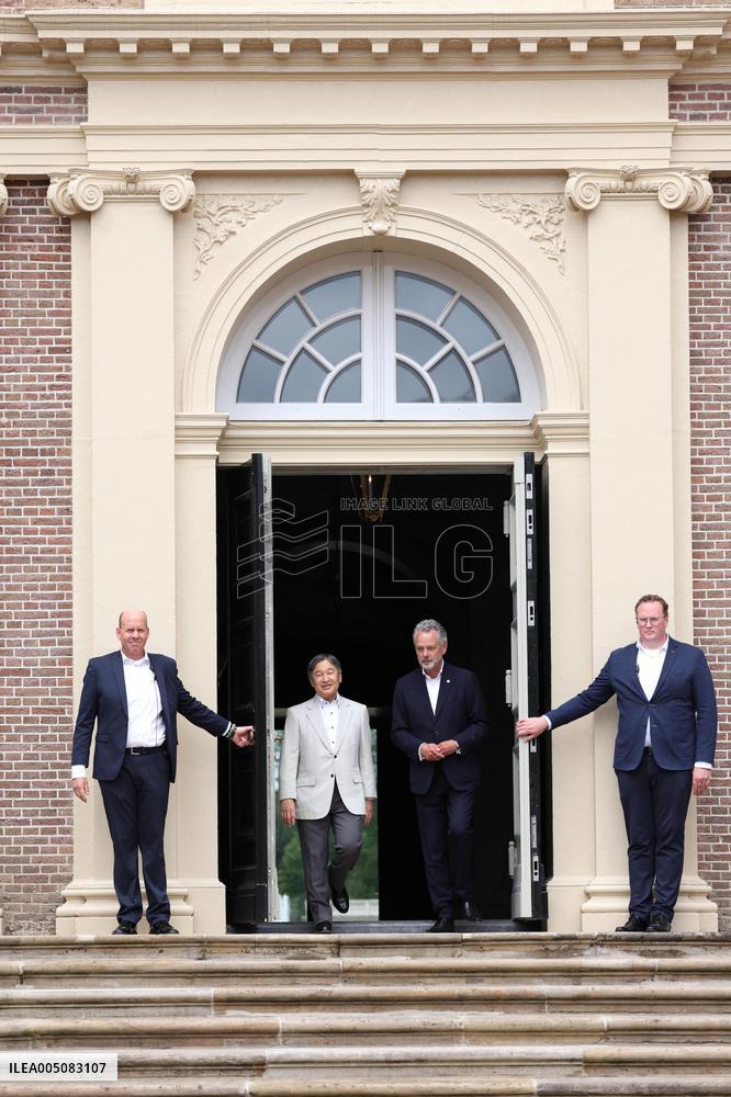 Japan's emperor in Netherlands