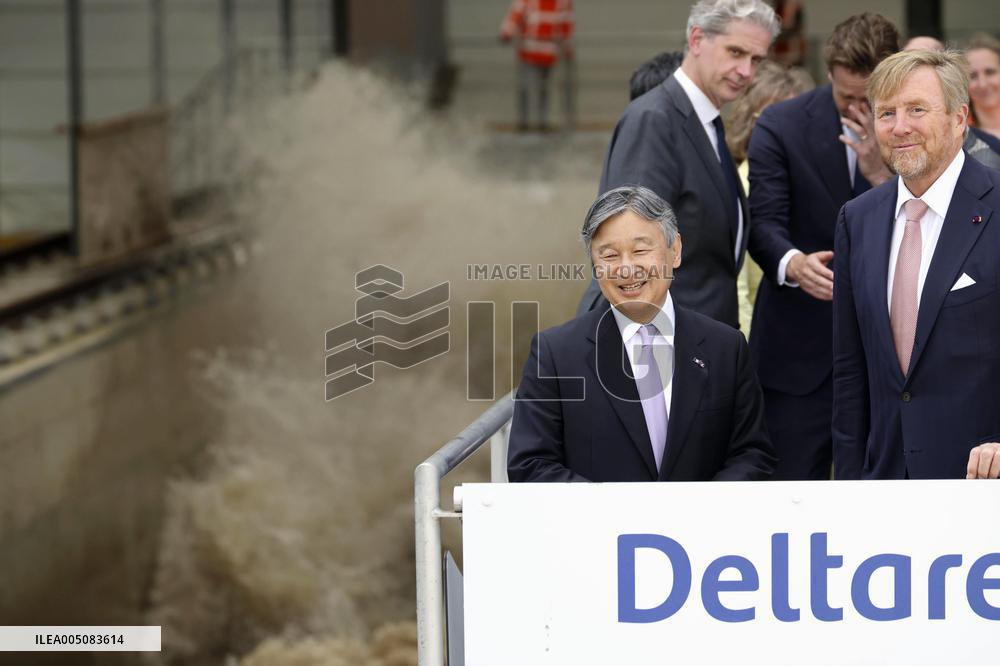 Japan's emperor, empress in Amsterdam