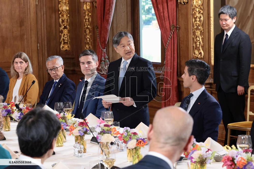 Japan's emperor in The Hague