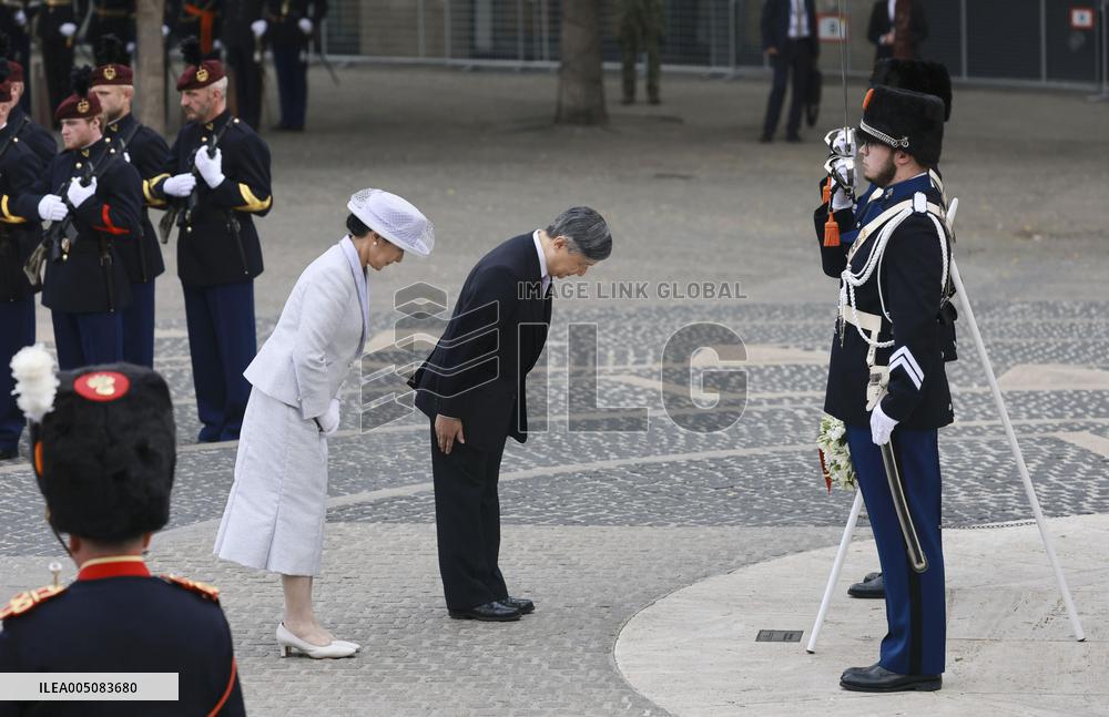 Japan's emperor, empress in Amsterdam