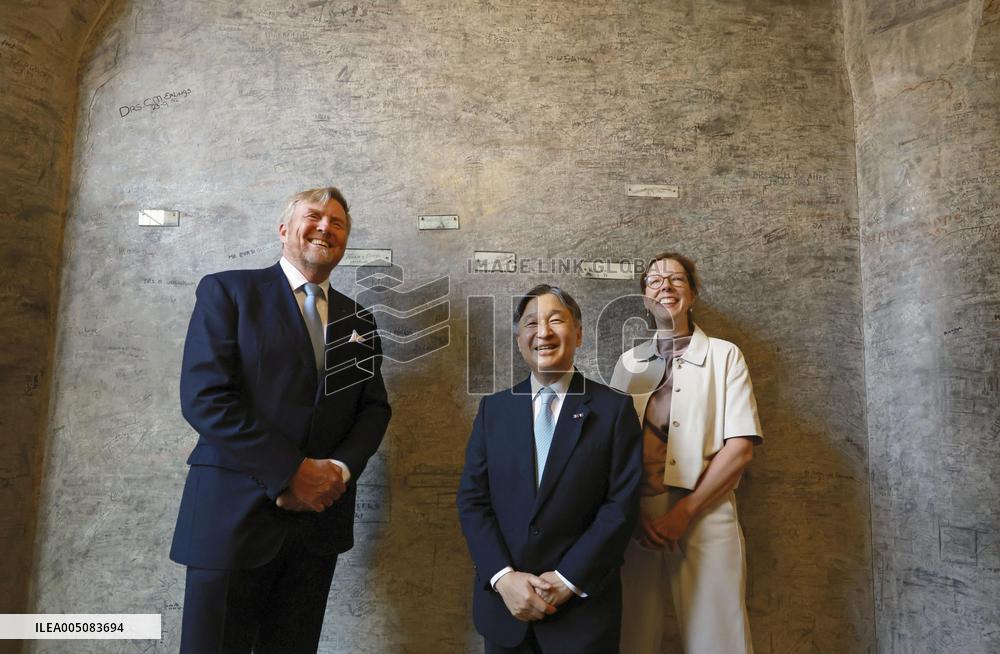 Japan's emperor in Leiden