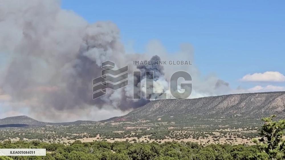 US: Deer Canyon Fire Threatens Structures and Prompts Evacuations in New Mexico