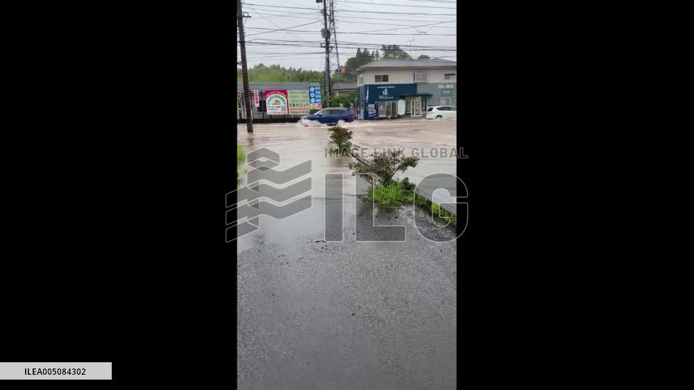 Japan: Heavy Rain Floods Roads and Halts Shinkansen Services in Kyushu