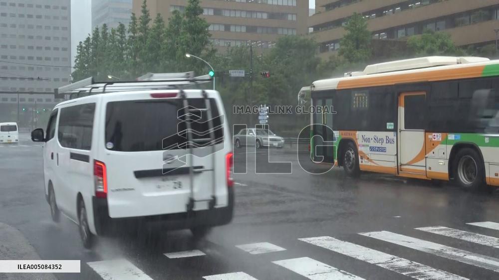 Powerful typhoon hits Japan