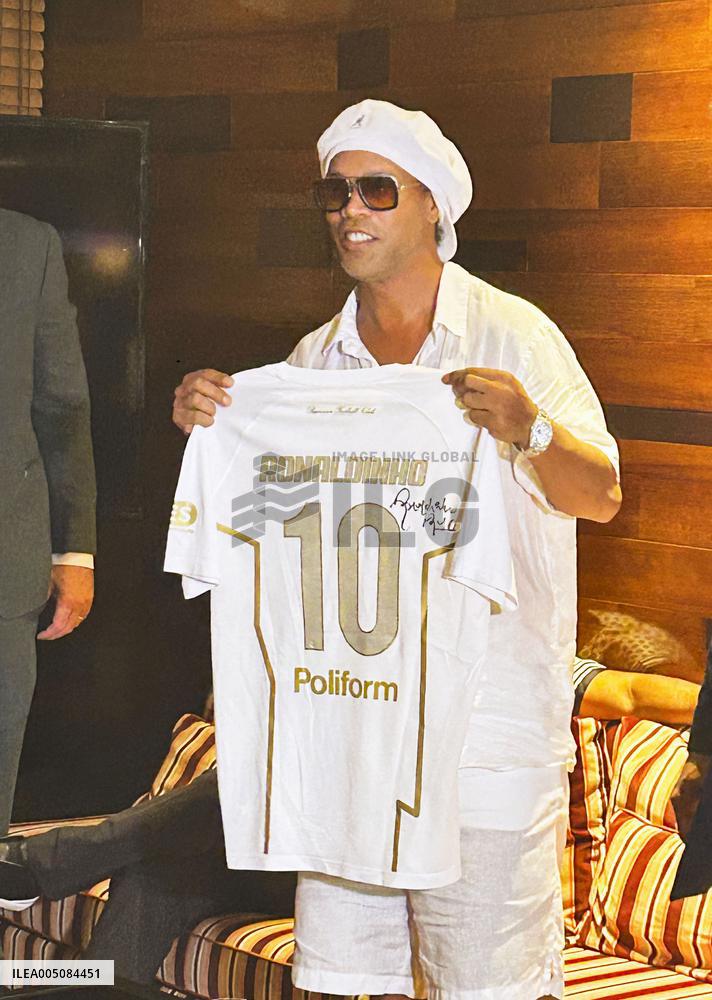 Football: Ronaldinho