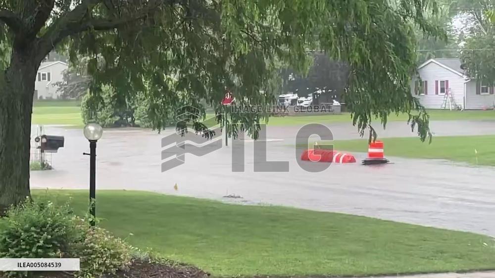 US: Severe Storm Turns Green Bay, Wisconsin Streets into Rivers
