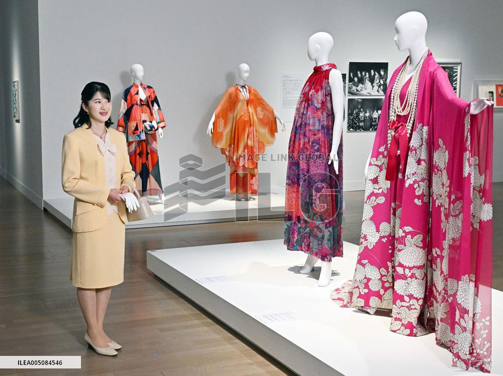 Princess Aiko visit exhibition on late fashion designer Hanae Mori