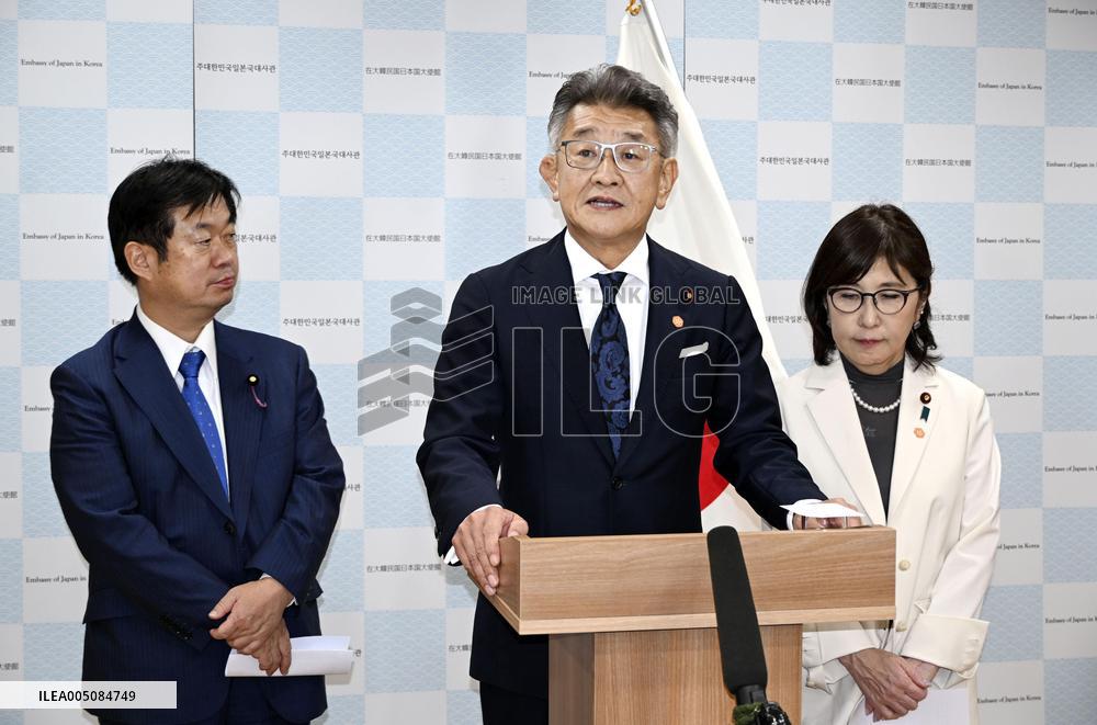 LDP lawmaker meets with S. Korean president in Seoul