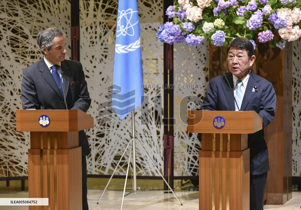 Japan foreign minister meets with IAEA chief