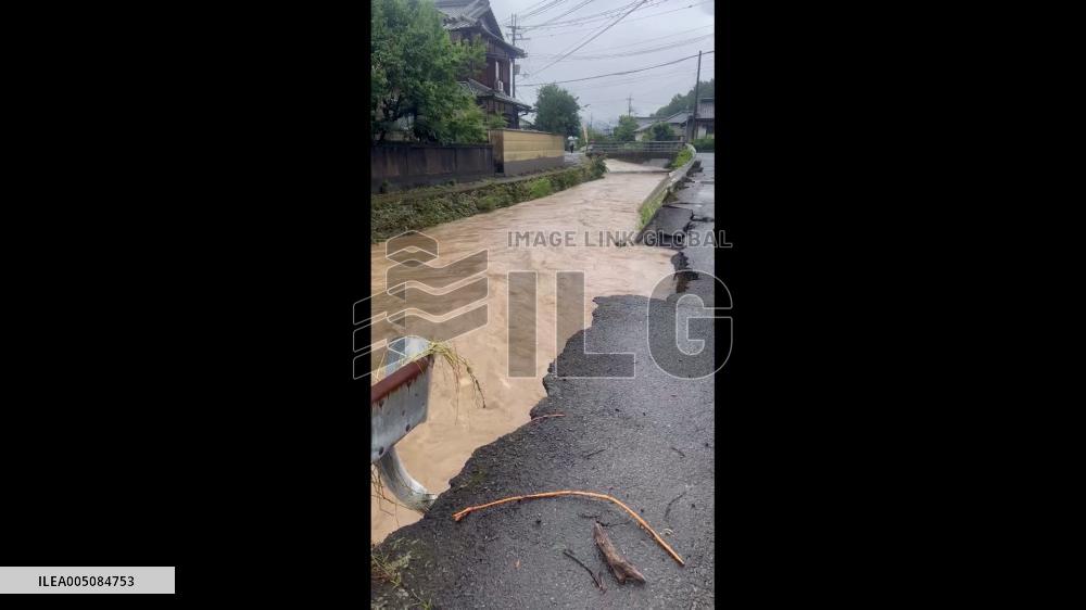 Japan: Flooding Hits Kinki Region Amid Seasonal Rain Front and Typhoon Mekkhala’s Approach 4