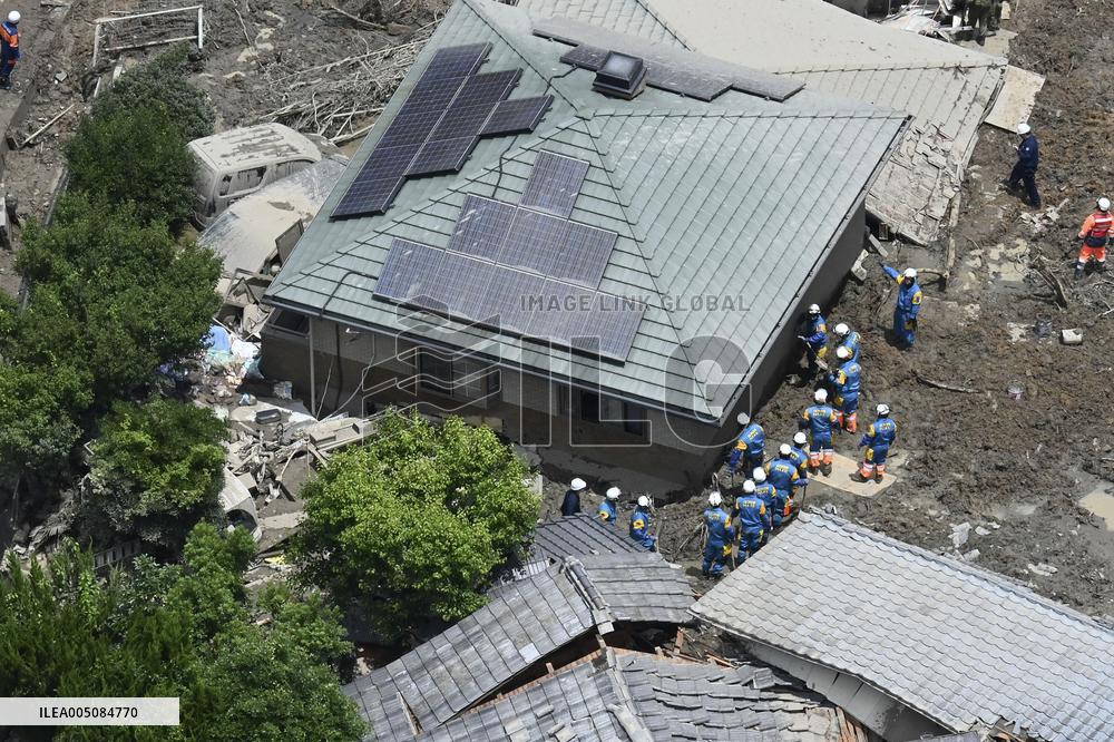 2 typhoons pass along Japan's Pacific coast