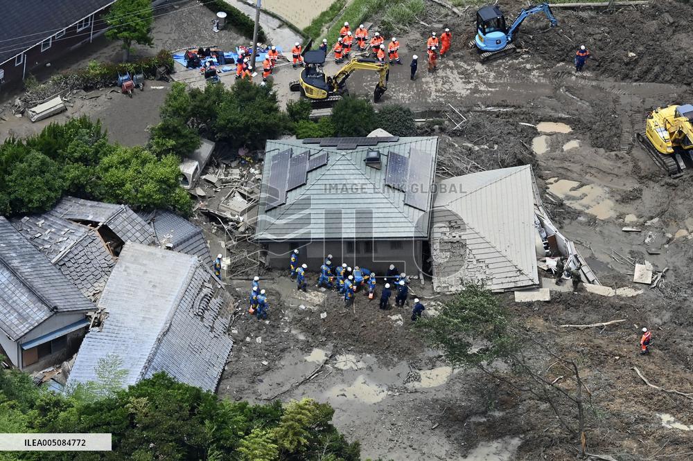 2 typhoons pass along Japan's Pacific coast