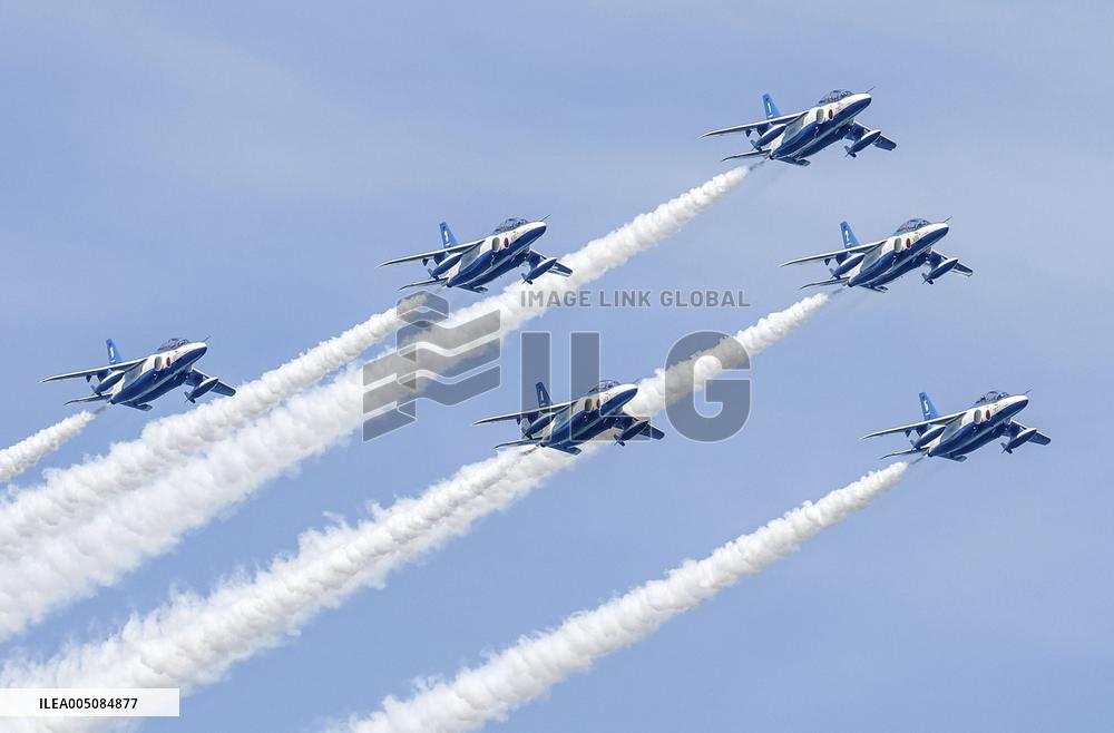 Blue Impulse aerobatic team flies over quake-hit Wajima