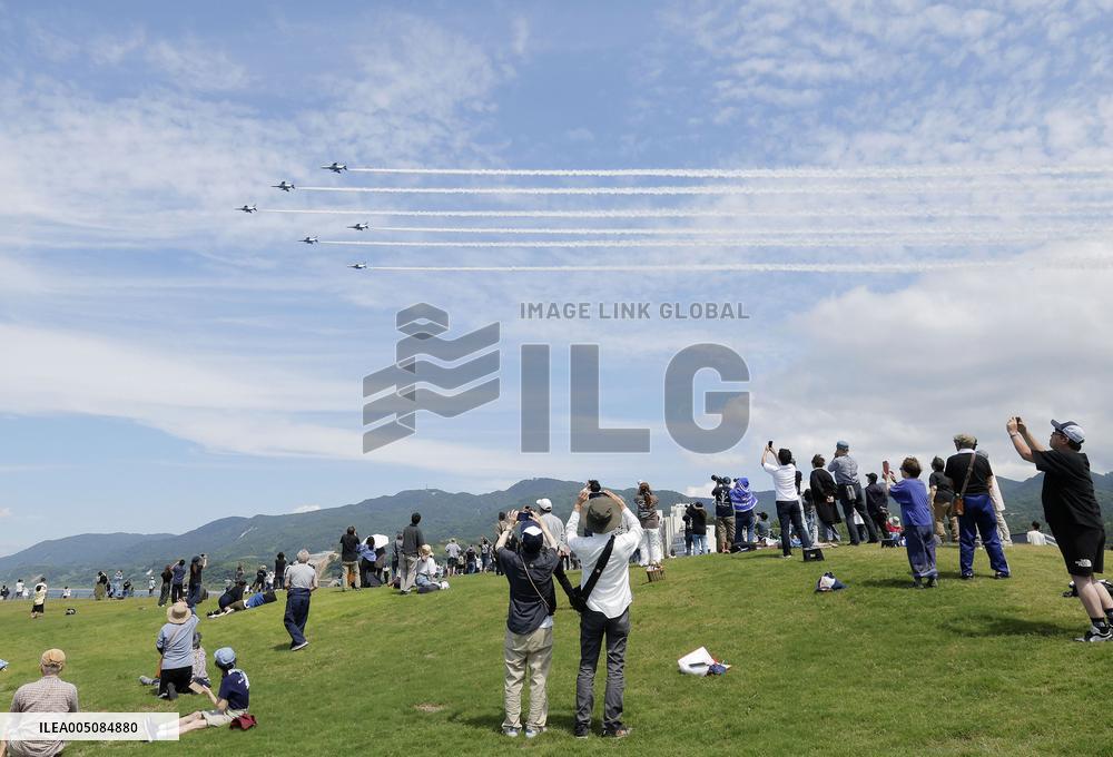Blue Impulse aerobatic team flies over quake-hit Wajima