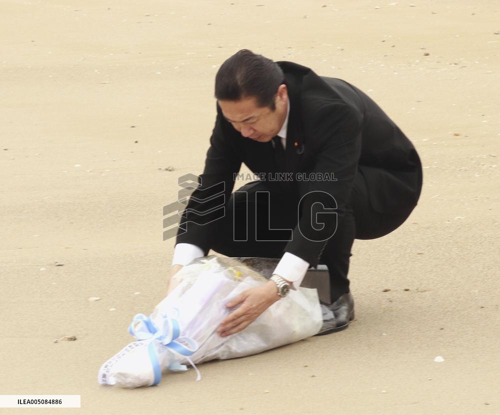 Minister visits fatal boat accident site in Okinawa
