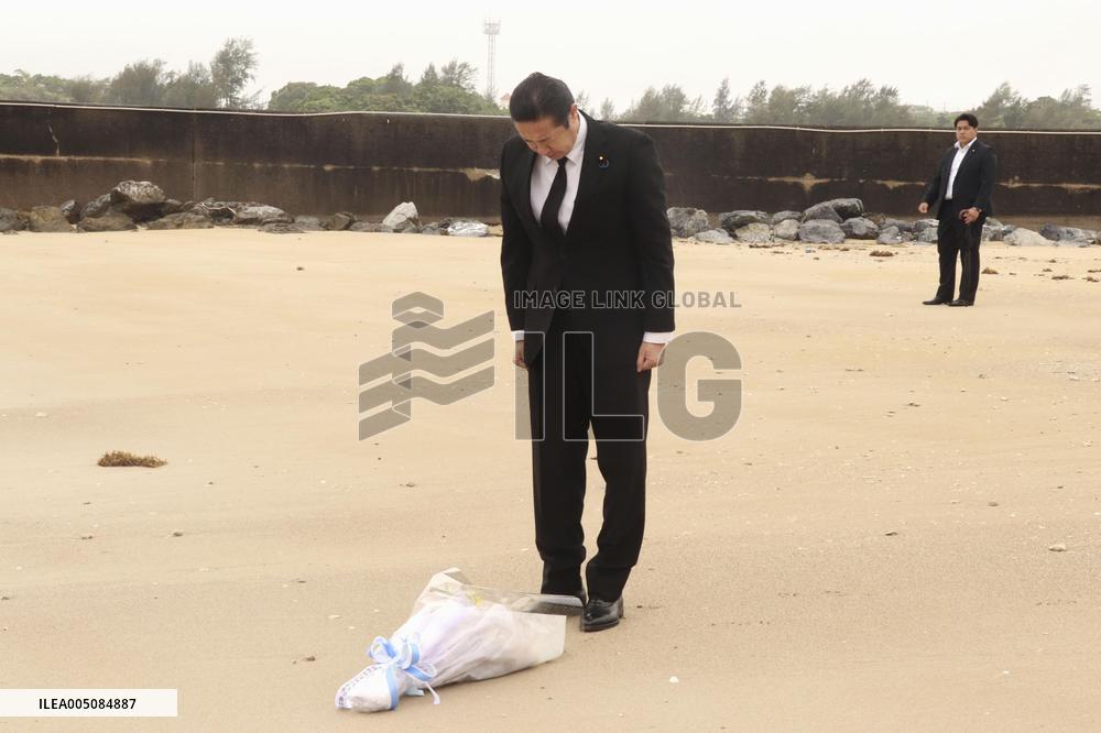 Minister visits fatal boat accident site in Okinawa