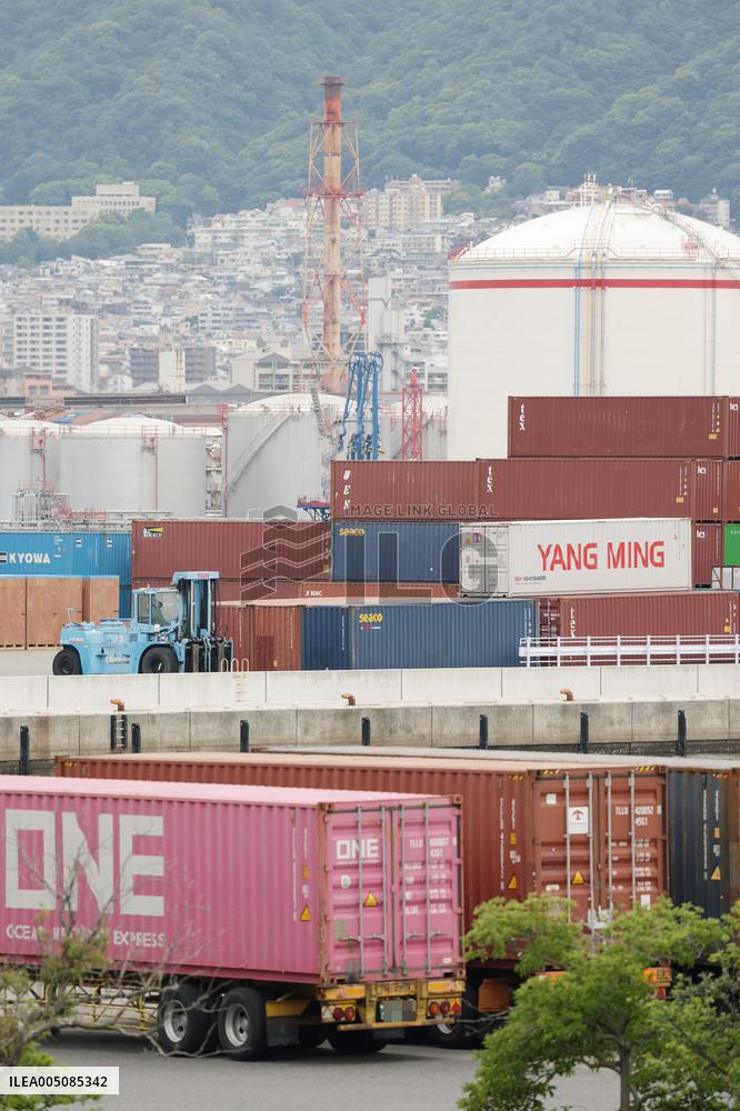 Images of the Port
