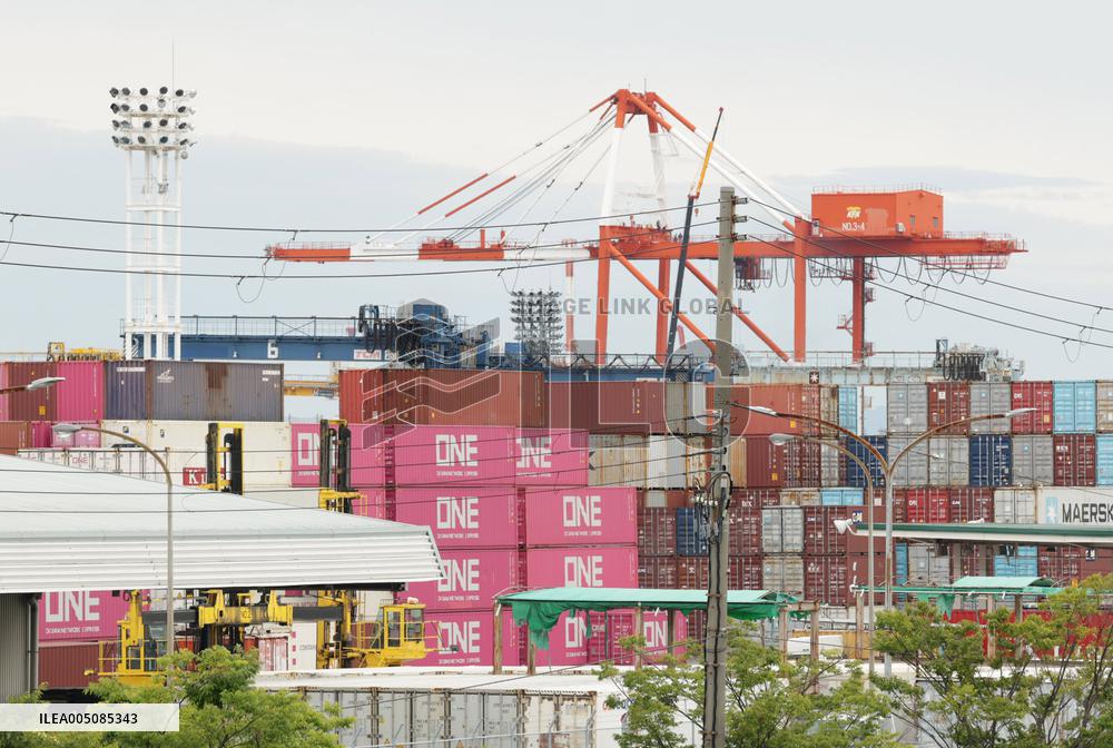 Images of the Port