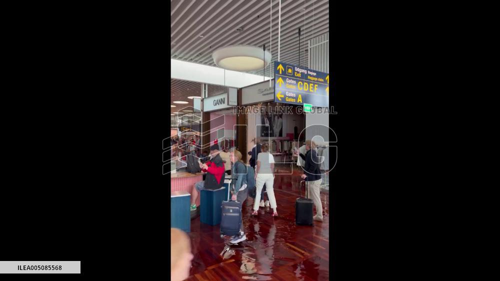 Denmark: Water Leak Floods Copenhagen Airport Departures Terminal