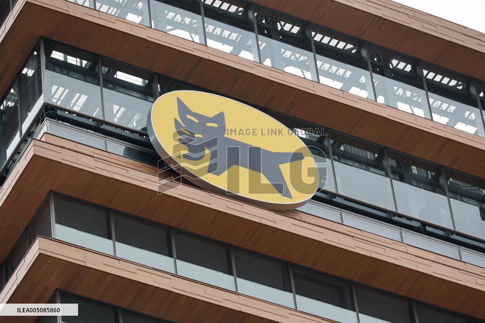 Yamato Holdings Sign and Logo