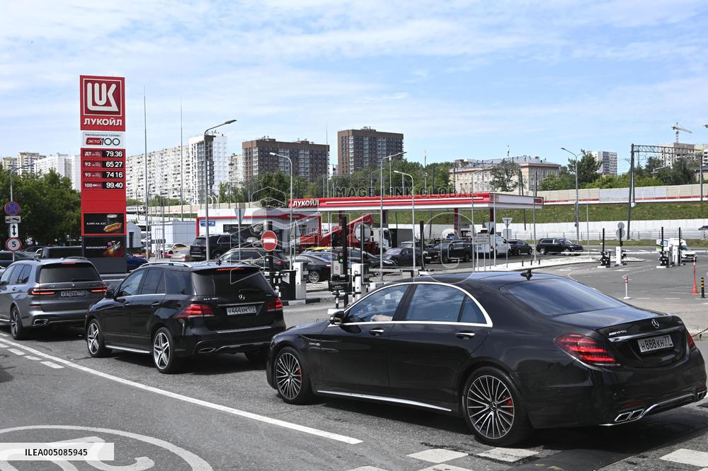 Gasoline shortages in Moscow
