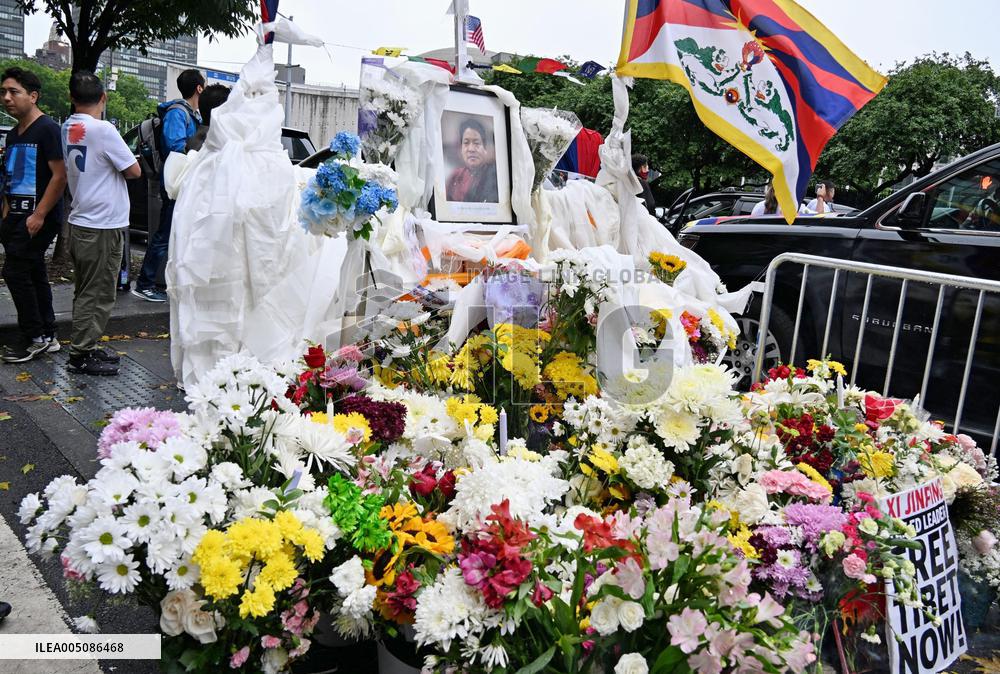 Protest for Tibet independence in front of U.N.
