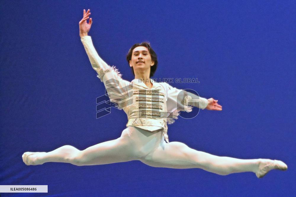 Japanese wins gold at ballet competition in Moscow