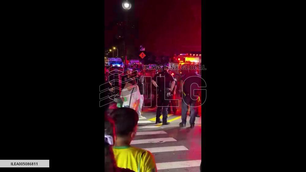 US: Woman Rescued After Scaling Brooklyn Bridge