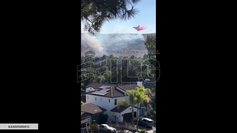 US: Narrow Fire Breaks Out in Ladera Ranch Backyard Hills