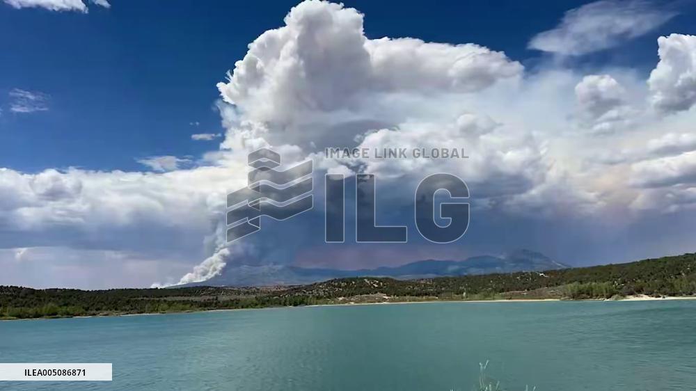 US: Time-Lapse Shows Massive Smoke From Babylon Fire in Utah