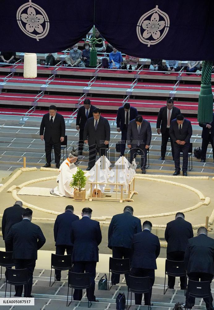 Sumo: Ritual ahead of Nagoya tournament
