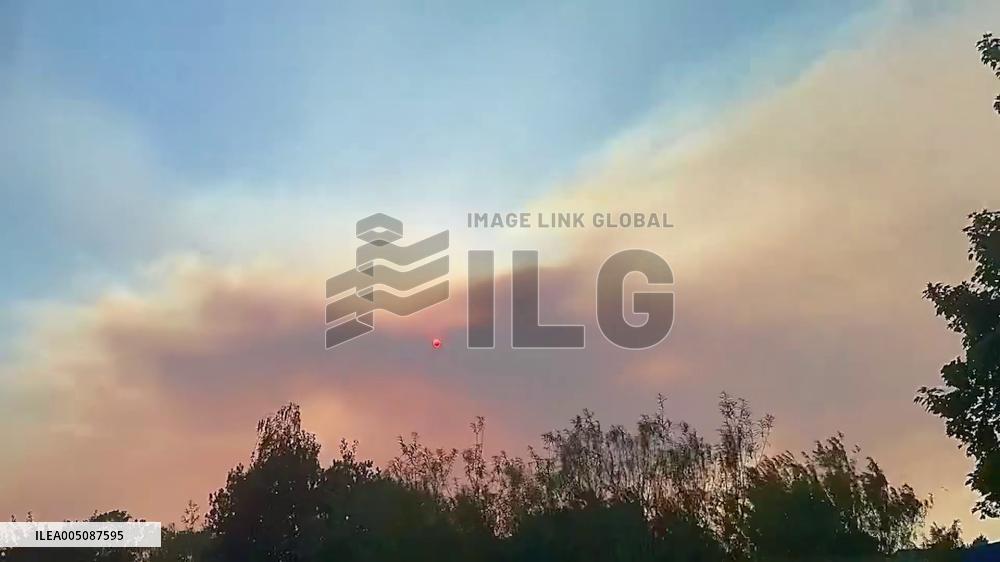 UK: Time-Lapse of Dovestone Reservoir Fire Smoke Drifting Over Greater Manchester