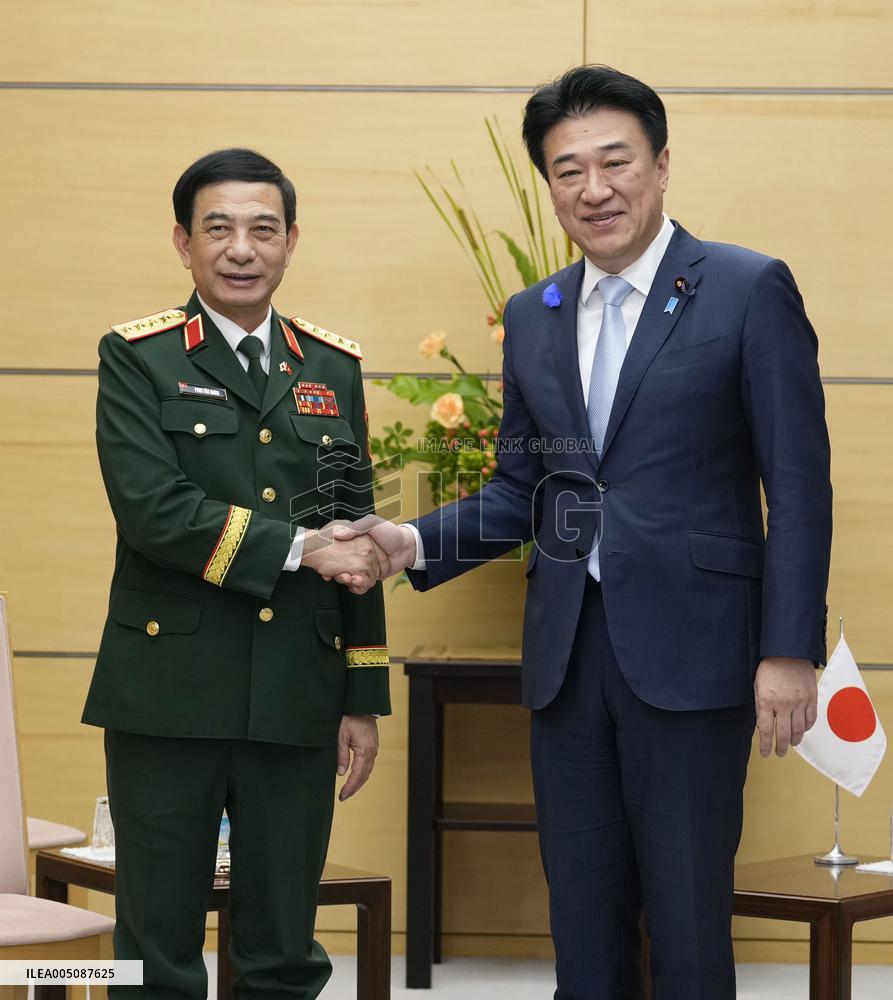 Vietnamese deputy prime minister in Tokyo
