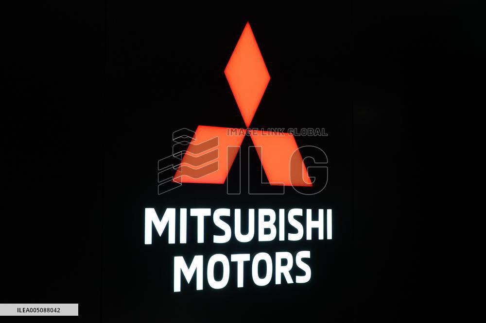 Mitsubishi Motors Sign and Logo