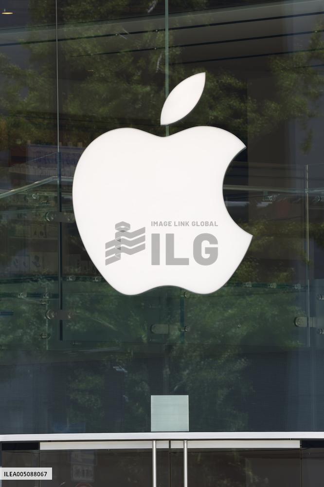 Apple Store sign and logo