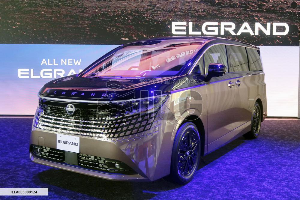Nissan unveils new minivan