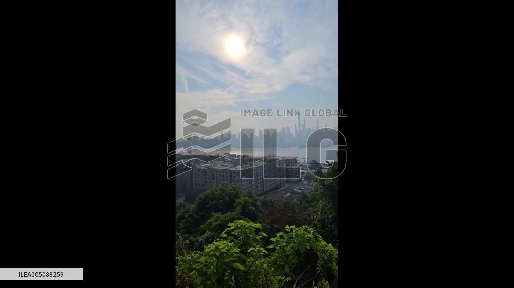 US: Wildfire Smoke Shrouds NYC Skyline, Air Quality Alert Continues 3