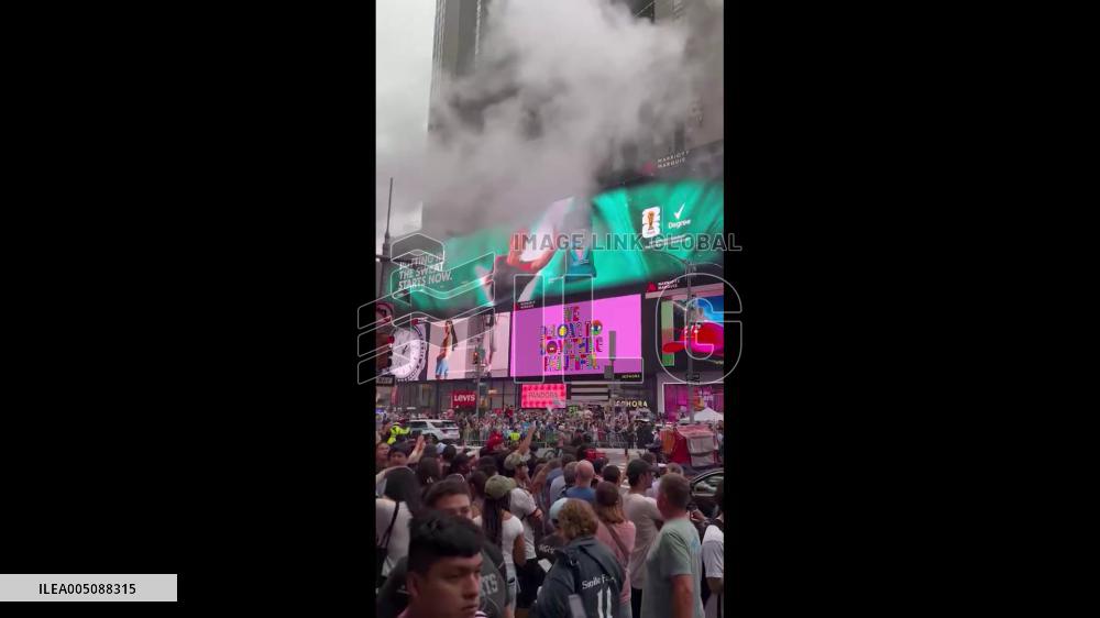 World Cup 2026 – Argentina Supporters Take Over Times Square Ahead of Final 2