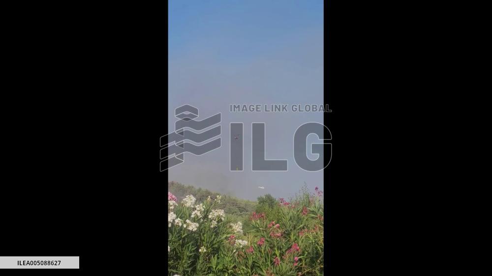 France: Wildfire Sweeps Through Var, Forcing Evacuations
